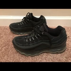 Nike Air Max 24/7 - 5.5Y (Women’s sz 7)